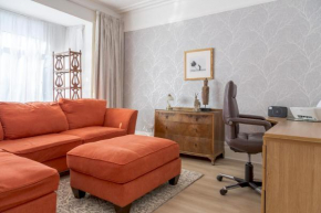 Pass the Keys Amazing 7 Bed Victorian House Garden Parking